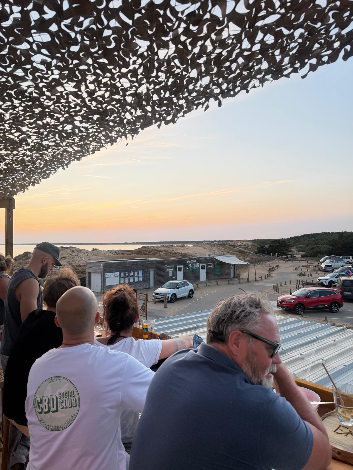Le coucher de soleil au bar Les Embruns